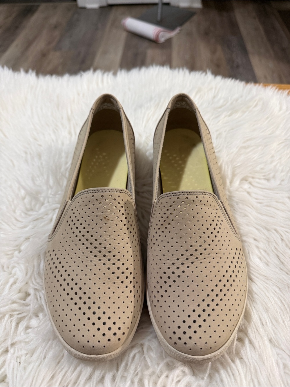 Dansko Perforated Slip-On Flats in Beige Size 7.5
